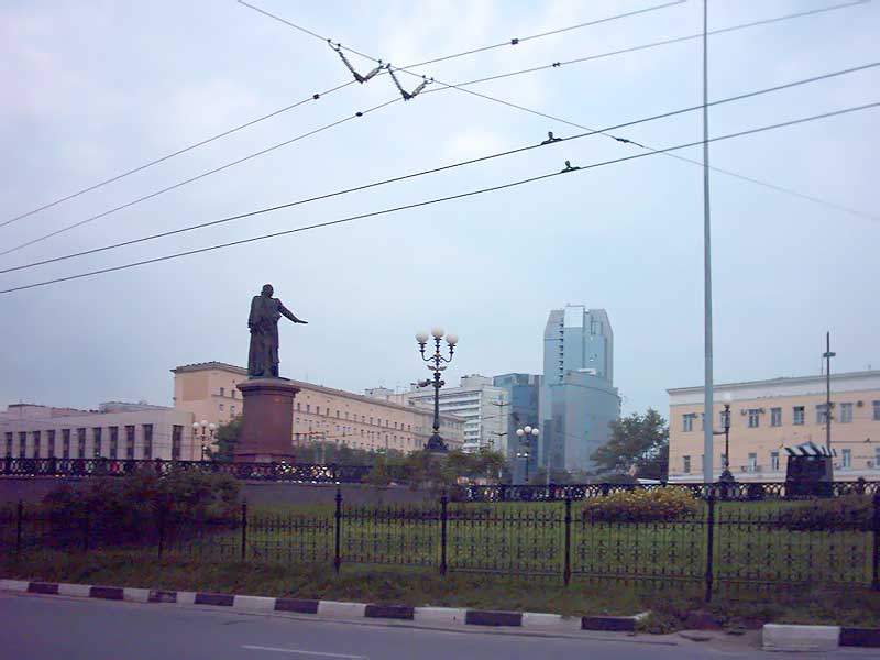 Комсомольская площадь.  